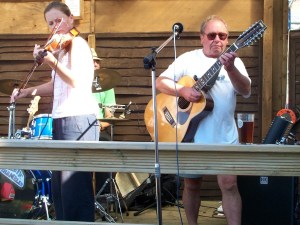 Terry and Amy grooving on a sunny afternoon at the pub